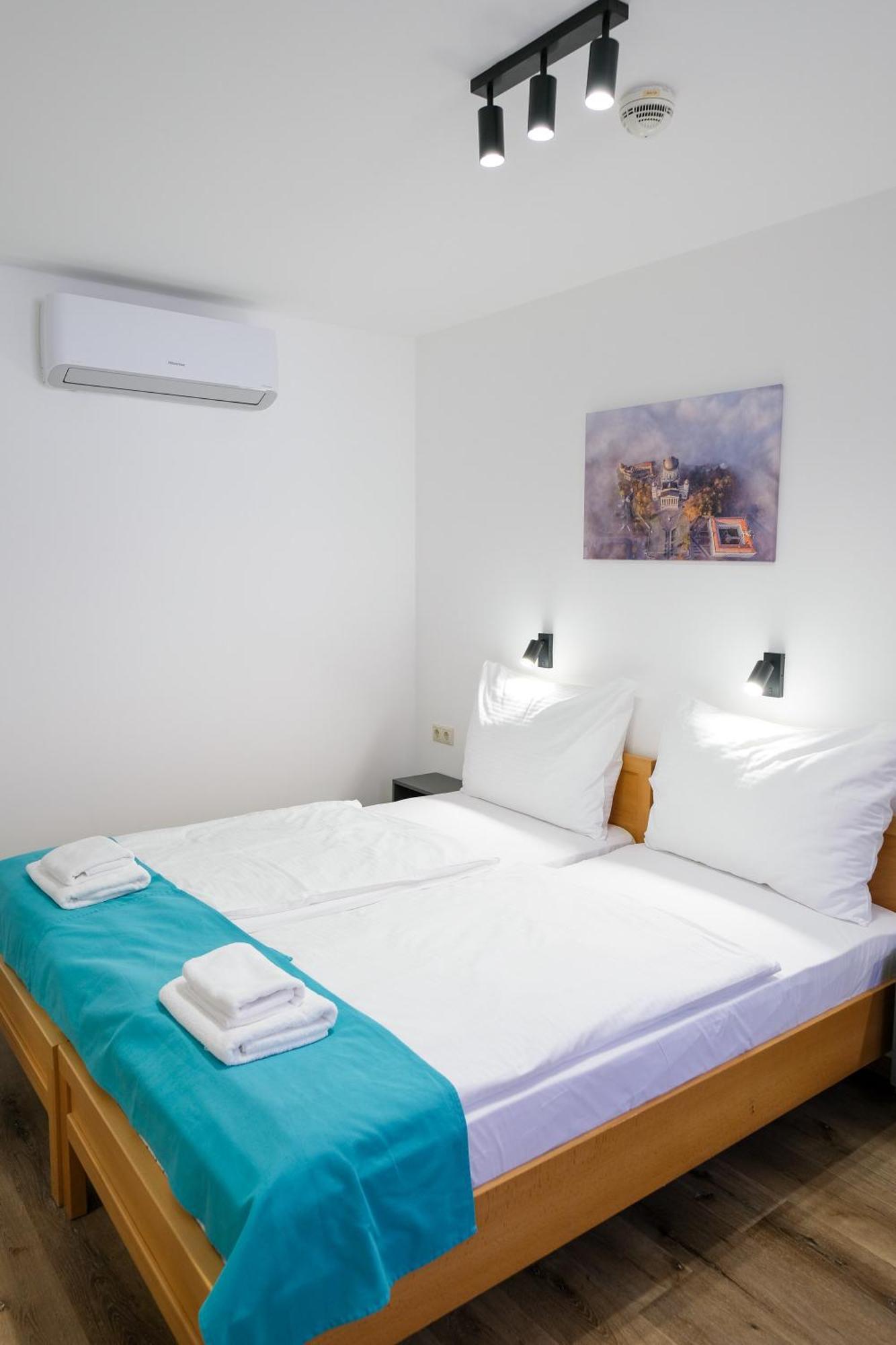 Hotel Adalbert Szent Gyoergy Haz Esztergom Ngoại thất bức ảnh